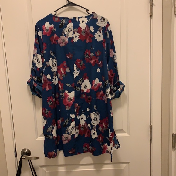 Women’s Blouse - Picture 4 of 4